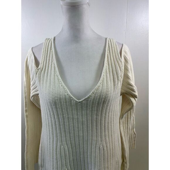 Knitted and Knotted Anthropologie Ivory Cold Shoulder Knit Top Size L - Picture 3 of 11